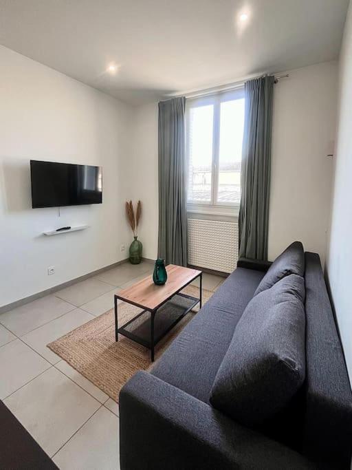 Le Pressense 2 Appartement Vénissieux Buitenkant foto