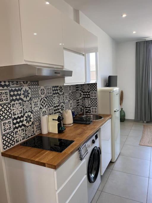 Le Pressense 2 Appartement Vénissieux Buitenkant foto