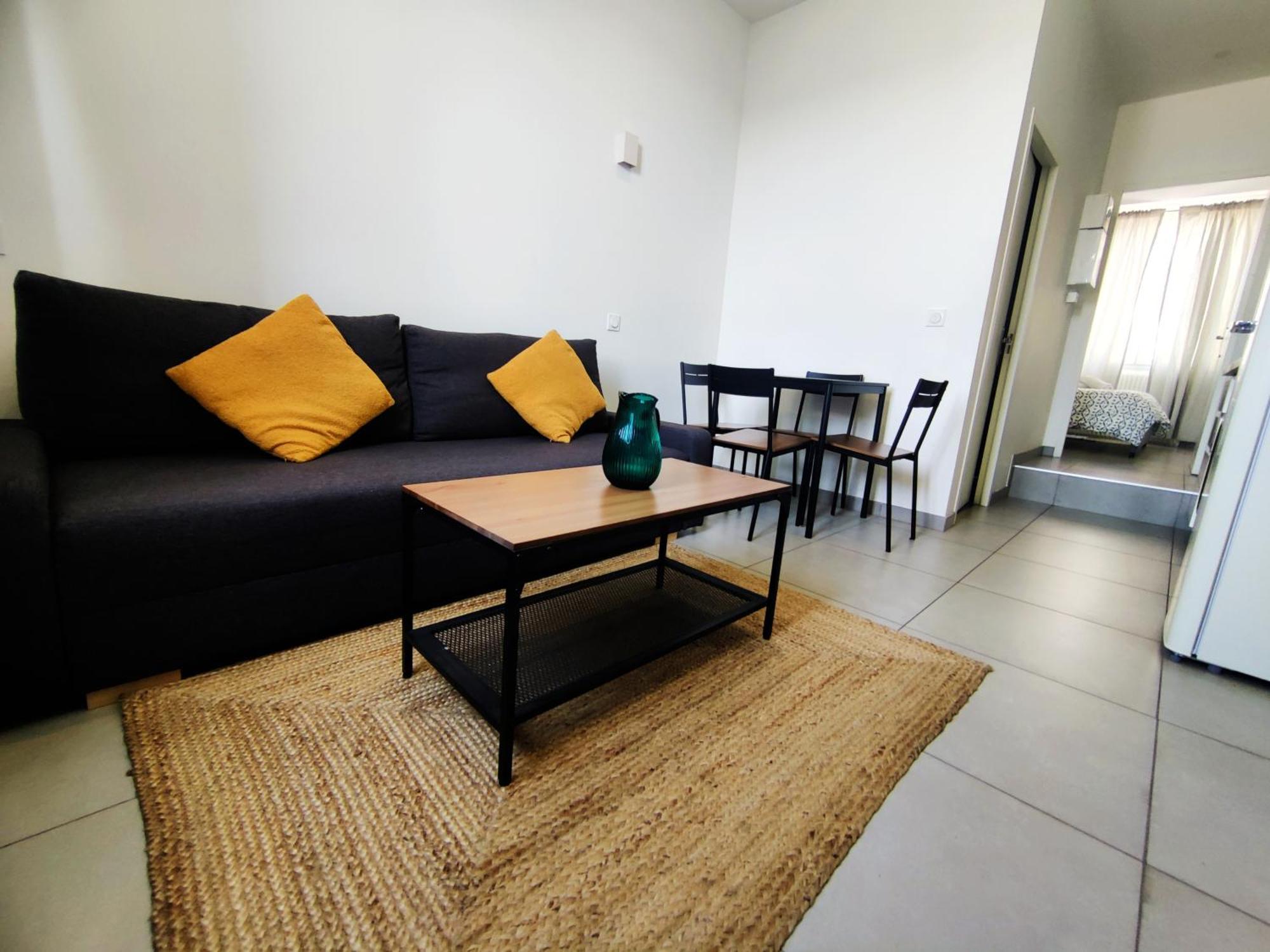 Le Pressense 2 Appartement Vénissieux Buitenkant foto