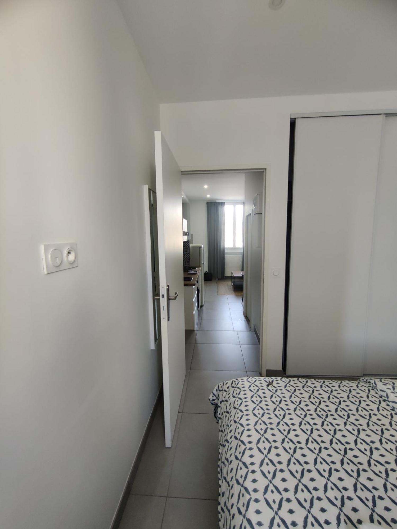 Le Pressense 2 Appartement Vénissieux Buitenkant foto