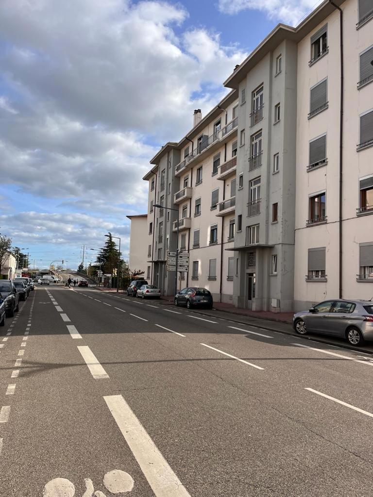Le Pressense 2 Appartement Vénissieux Buitenkant foto